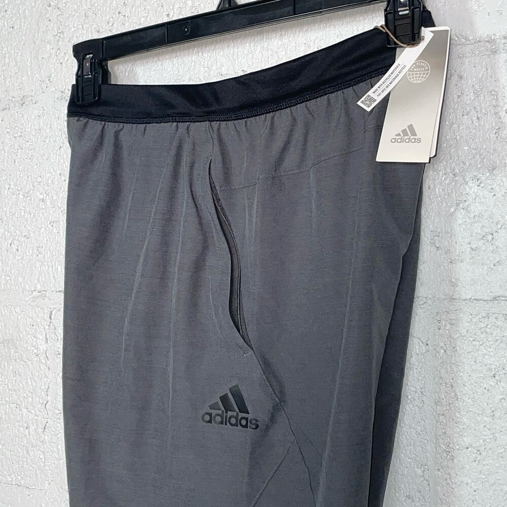 Adidas Men's Axis 3.0 Woven Shorts gray Small